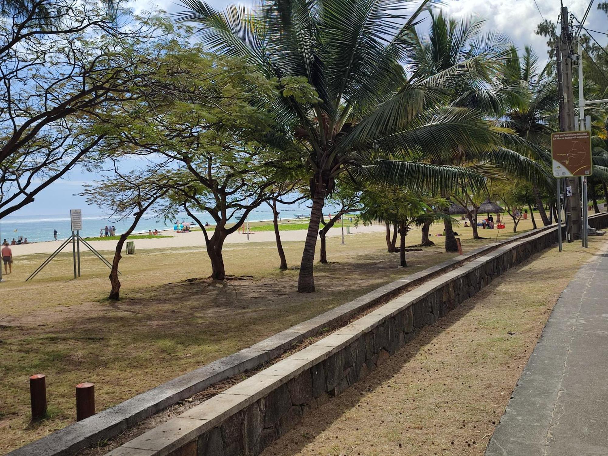 White Sand Cabana Flic en Flac Luaran gambar